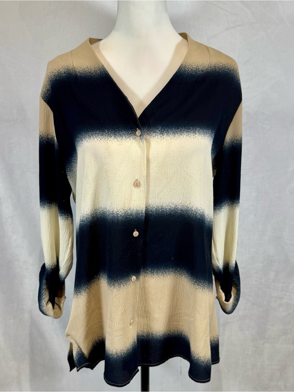 Creationz mocha ivory and navy transitional color block long sleeve top size 8